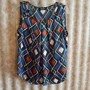 9West sleeveless geometric print top size M